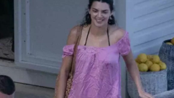 前女友詹娜也到场🙈格里芬疑似举办婚礼派对！与现任甜蜜接吻！