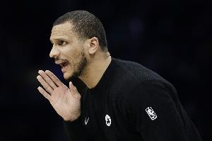 马祖拉谈球队助教执教今日比赛：希望他们借此机会成长